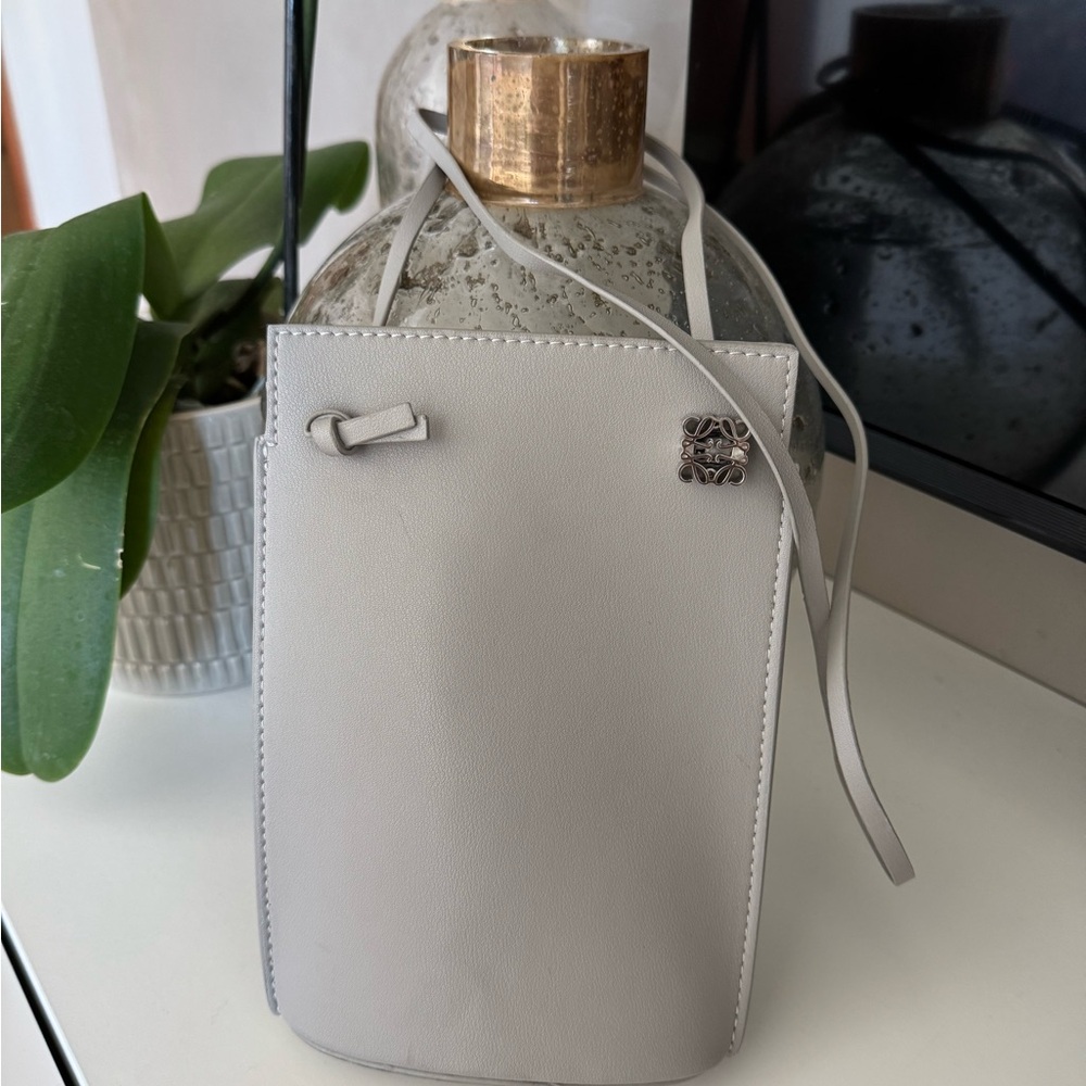 LOEWE
Logo Plaque Dice Pocket Bag - Picture 3 of 5